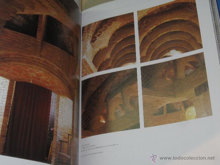 Libros de segunda mano: GAUD&Iacute; EL HOMBRE Y LA OBRA EDITORIAL C&Iacute;RCULO DE LECTORES A&Ntilde;O 2002 - Foto 3