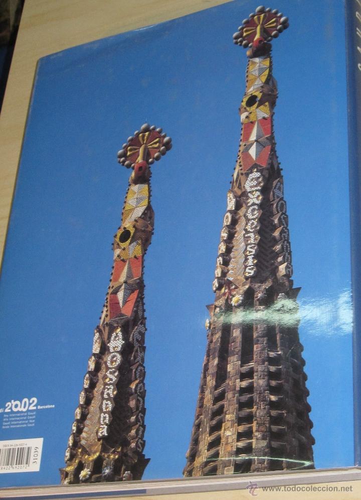 Libros de segunda mano: GAUD&Iacute; EL HOMBRE Y LA OBRA EDITORIAL C&Iacute;RCULO DE LECTORES A&Ntilde;O 2002 - Foto 5