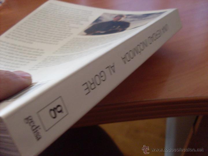 Libros de segunda mano: UNA VERDAD INCOMODA (AL GORE) PRIMERA EDICION (LB22) - Foto 2