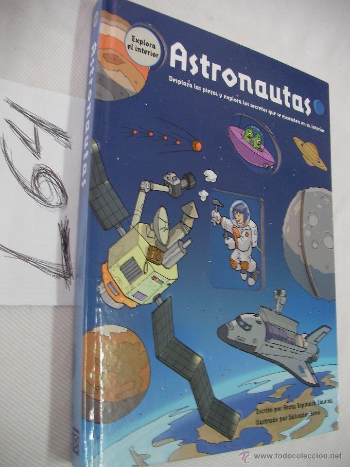 Libros de segunda mano: ASTRONAUTAS - CUENTOS PARA JUGAR EN 3D - Foto 1