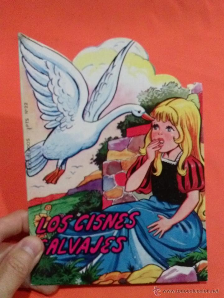 Libros de segunda mano: LIBRO TROQUELADO   LOS CISNES SALVAJES - Foto 1
