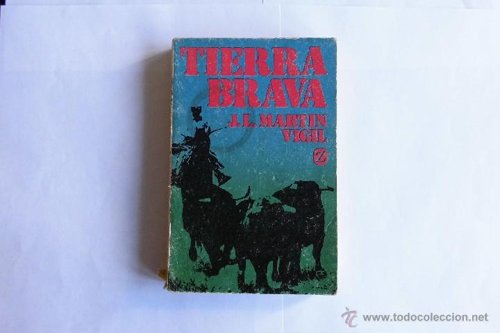 Libros de segunda mano: Tierra Brava. Libro - Foto 1