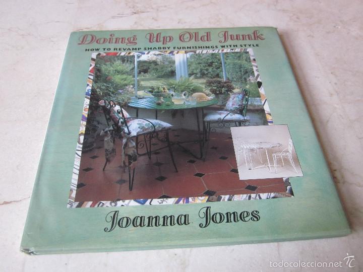 Libros de segunda mano: JOANNA JONES - DOING UP THE OLD JUNK - BCA 1995 - Foto 1