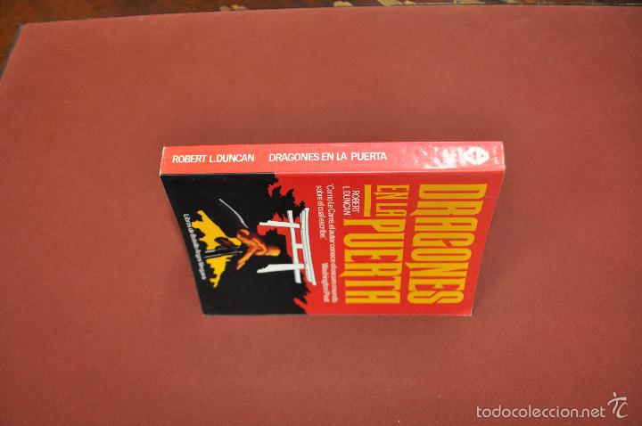 Libros de segunda mano: dragones en la puerta - robert duncan - NO53 - Foto 2