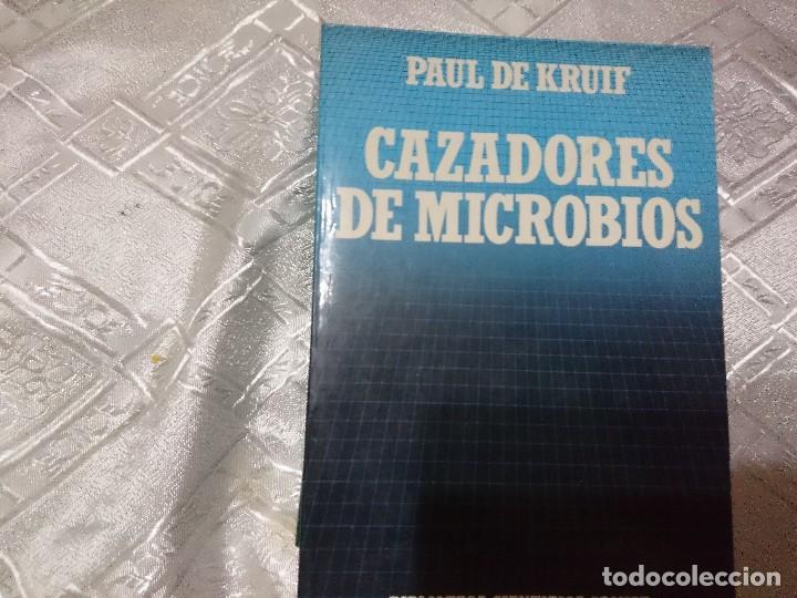 Libros de segunda mano: CAZADORES DE MICROBIOS, PAUL DE KRUIF