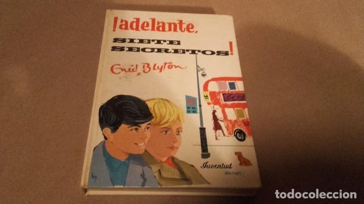 Libros de segunda mano: ADELANTE , SIETE SECRETOS . ENID BLYTON - Foto 1