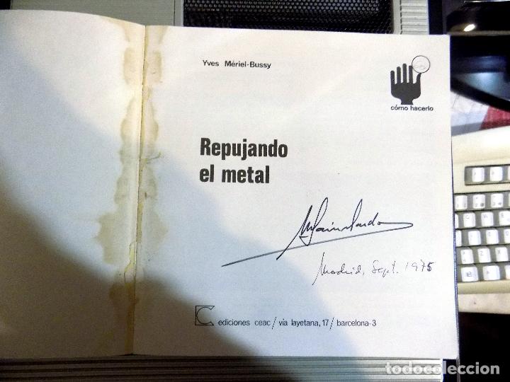 Libros de segunda mano: REPUJANDO EL METAL. CEAC. COMO HACERLO. 1975. MADRID - Foto 2