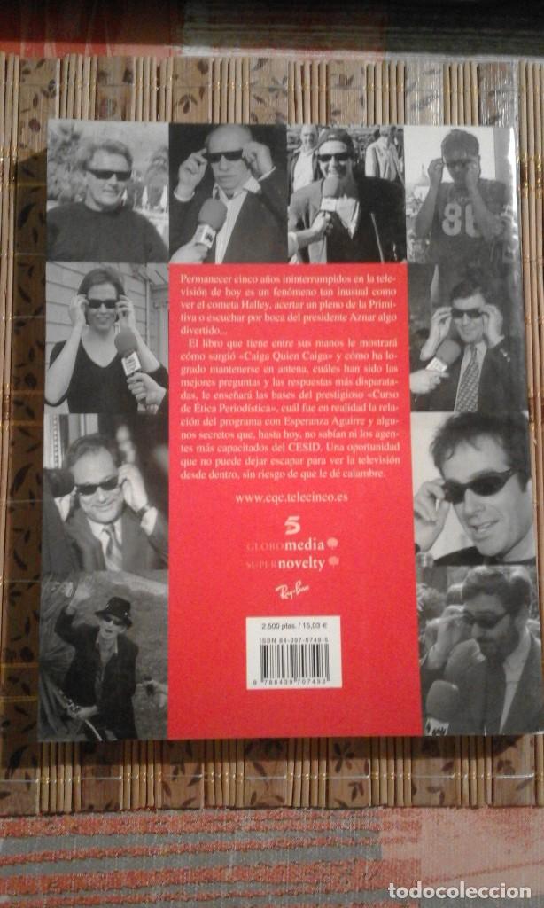 Libros de segunda mano: Caiga quien caiga. El libro - Edu Arroyo - 1&ordf; edici&oacute;n 2001 - Foto 2