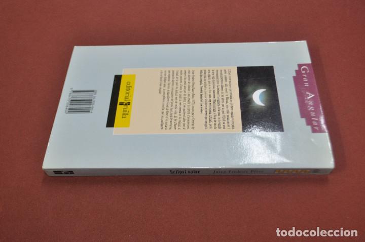 Libros de segunda mano: eclipsi solar - josep frederic p&eacute;rez - grau angular - JUB - Foto 2