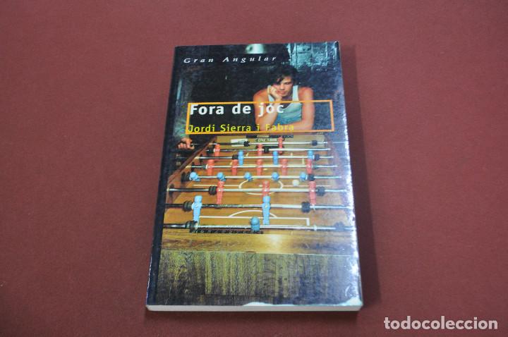 Libros de segunda mano: fora de joc - jordi sierra i fabra - gran angular - JU1 - Foto 1