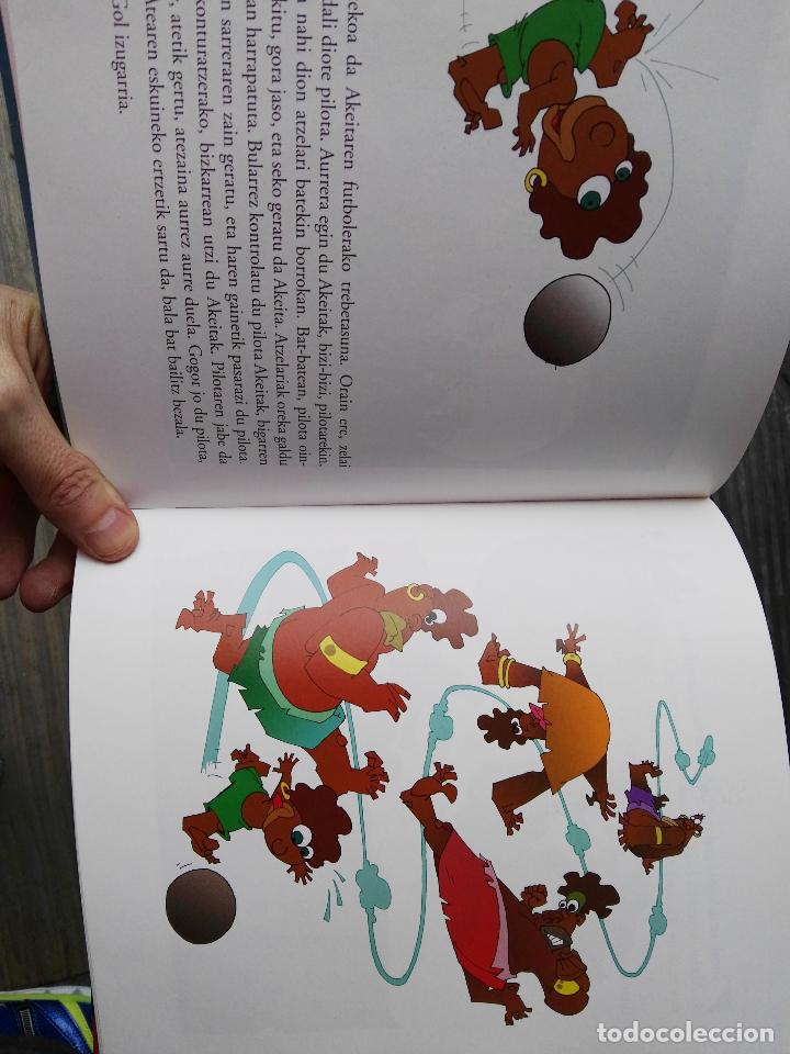 Libros de segunda mano: Libro en euskera la isla del cangrejo - Foto 2