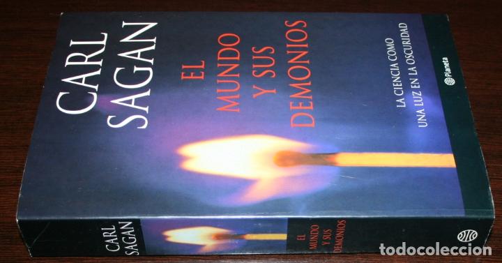Libros de segunda mano: CARL SAGAN - EL MUNDO Y SUS DEMONIOS - PLANETA - 2000 - Foto 2