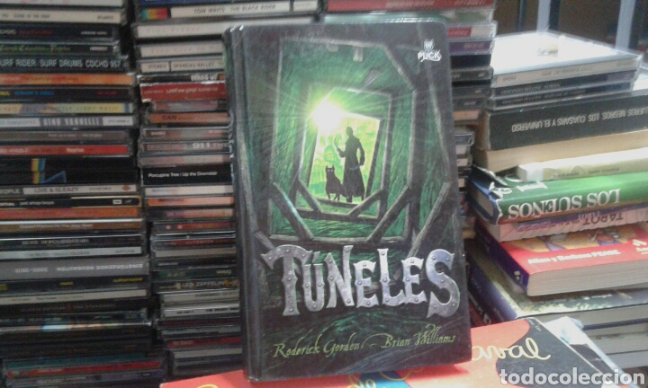 Libros de segunda mano: Tuneles-Roderick gordon Brian Williams - Foto 1