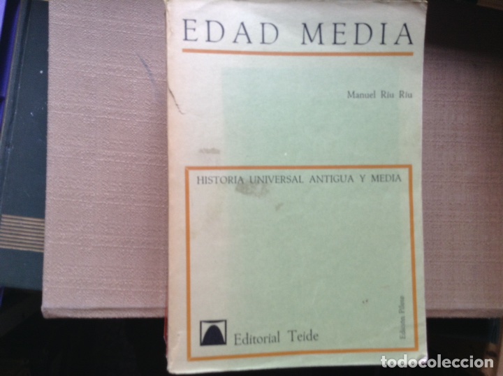 Libros de segunda mano: Edad Media. Manuel Riu Riu. - Foto 1