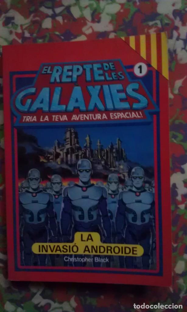 Libros de segunda mano: LA INVASIO ANDROIDE - CHRISTOPHER BLACK - EL REPTE DE LES GALAXIES 1 - Foto 1