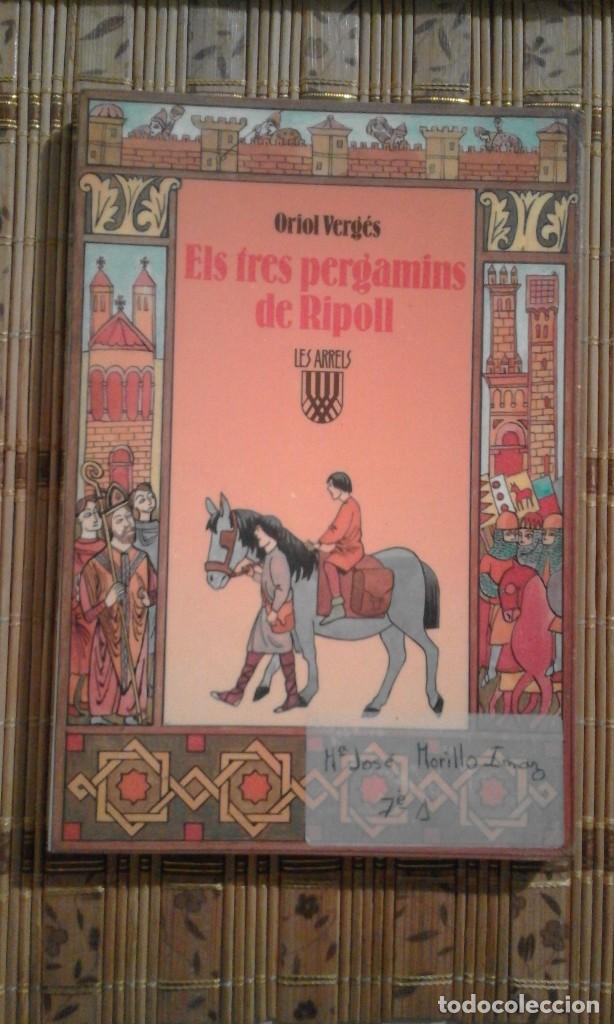 Libros de segunda mano: Els tres pergamins de Ripoll - Oriol Verg&eacute;s - Foto 1