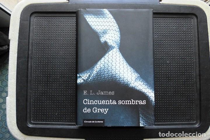Libros de segunda mano: Cincuenta sombras de Grey. E. L. James. Libro - Foto 1