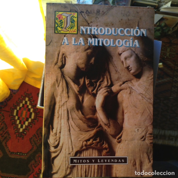 Libros de segunda mano: Introducci&oacute;n a la mitolog&iacute;a - Foto 1