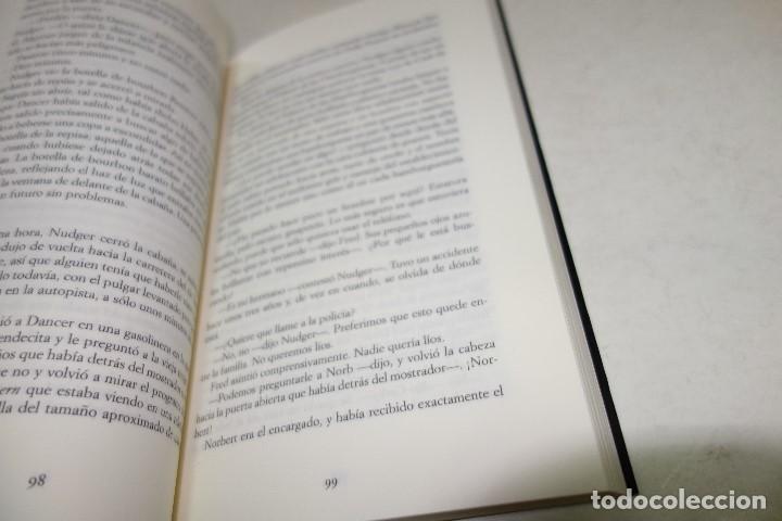 Libros de segunda mano: JOHN LUTZ. LA DEUDA DE DANCER. PEN&Iacute;NSULA . GRANDES DETECTIVES - Foto 4