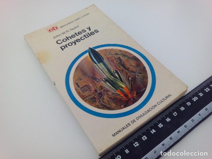 Libros de segunda mano: LIBRO COHETES Y PROYECTILES DE JOHN W.R. TAYLOR ED. BRUGUERA, 1971 - Foto 1