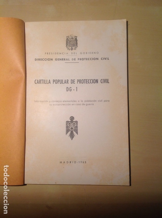 Libros de segunda mano: Cartilla popular de protecci&oacute;n civil-1963
