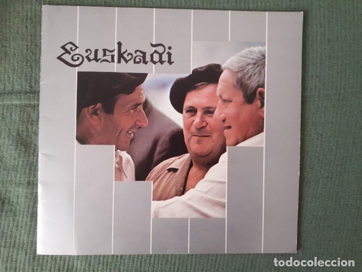 Libros de segunda mano: Folleto Euskadi - Alberto Schommer, Javier Aramburu y otros - 1981 - Gobierno Vasco