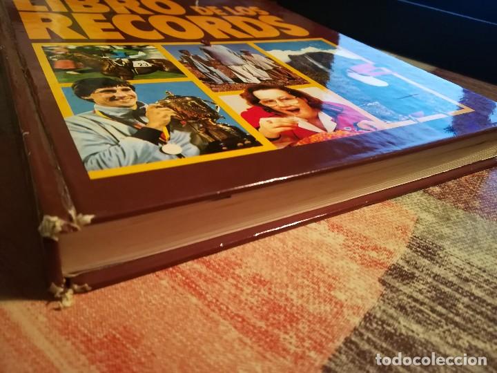 Libros de segunda mano: Guinness, libro de los records - 1983 - Foto 11
