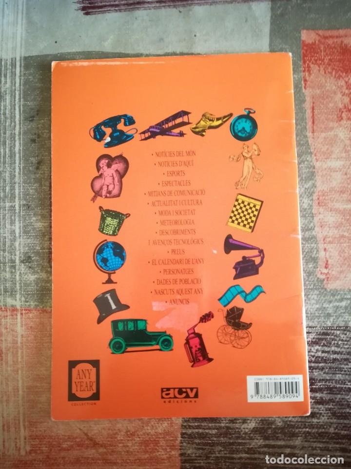 Libros de segunda mano: 1971 Lany que tu vas n&eacute;ixer - en catal&agrave; - Foto 2