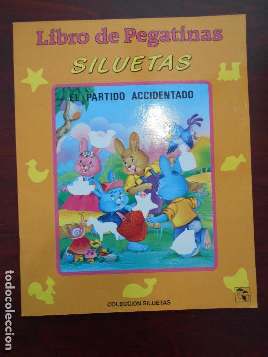 Libros de segunda mano: LIBRO DE PEGATINAS - SILUETAS - EL PARTIDO ACCIDENTADO (I1)