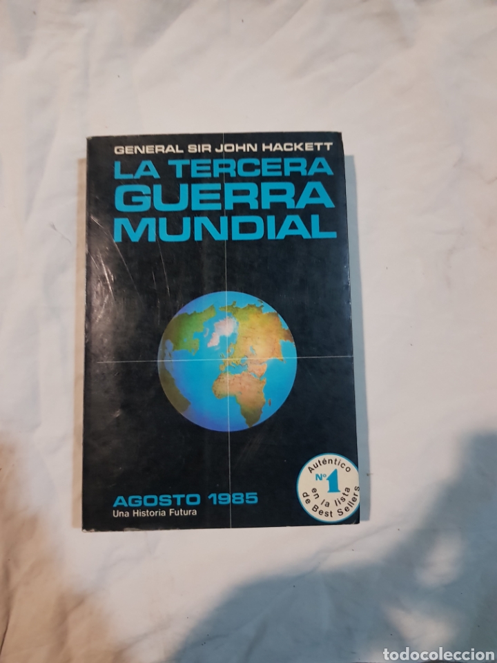 Libros de segunda mano: La tercera guerra mundial del general sir John Hackett - Foto 1
