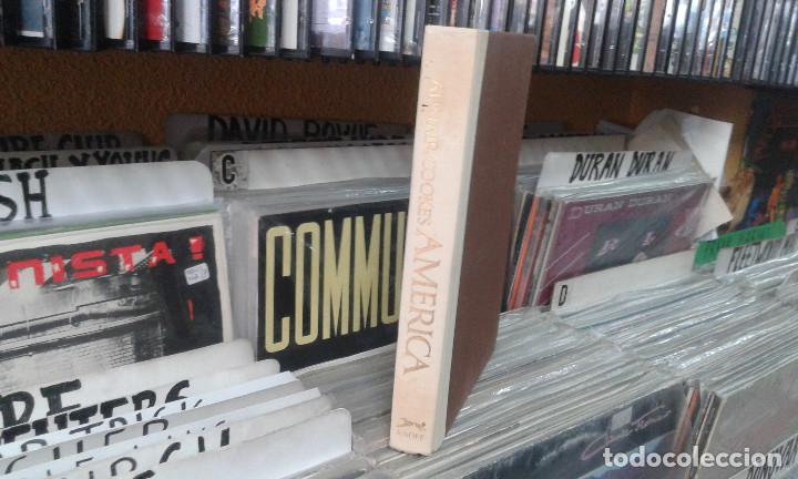 Libros de segunda mano: alistair cookes america,en ingles - Foto 1