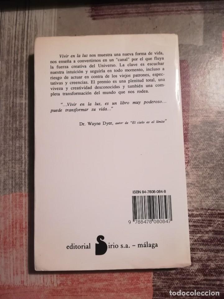 Libros de segunda mano: Vivir en la luz - Shakti Gawain - Foto 2