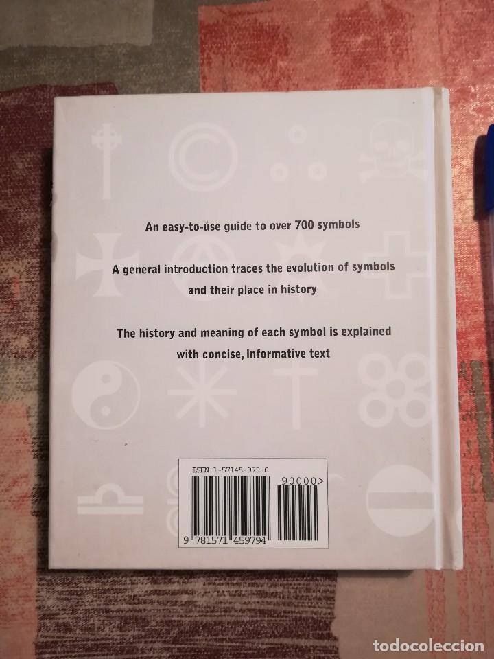 Libros de segunda mano: Symbols - Sandra Forty - en ingl&eacute;s - Foto 2