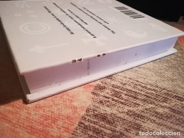Libros de segunda mano: Symbols - Sandra Forty - en ingl&eacute;s - Foto 4