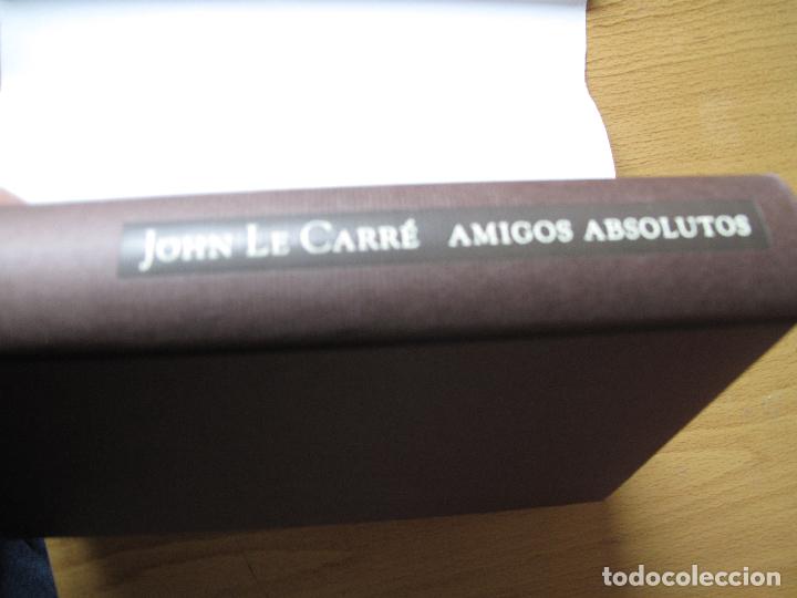 Libros de segunda mano: AMIGOS ABSOLUTOS.- JOHN LE CARR&Eacute;.- C&Iacute;RCULO DE LECTORES.  2004 - Foto 2