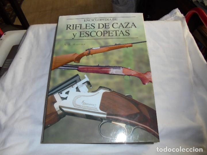Libri di seconda mano: ENCICLOPEDIA DE RIFLES DE CAZA Y ESCOPETAS.A.E.HARTIK.EDIMAT LIBROS
