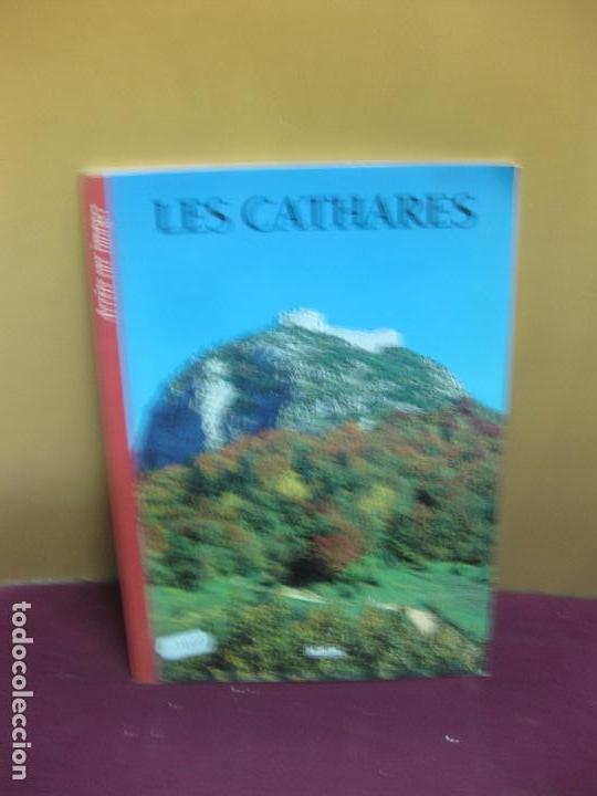 Libros de segunda mano: LES CATHARES. MICHELE AUE. MSM 1995. - Foto 1