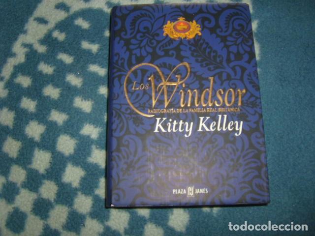 Libros de segunda mano: LOS WINDSOR , KITTY KELLEY - Foto 1