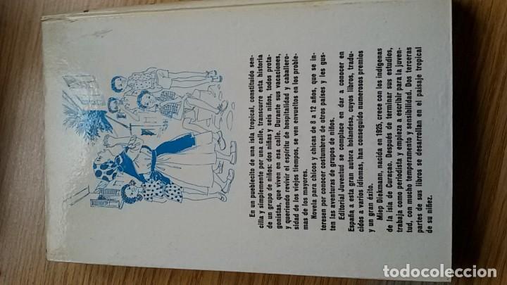Libros de segunda mano: Simplemente una calle. Miep Diekmann.Coleccion Juventud. - Foto 2