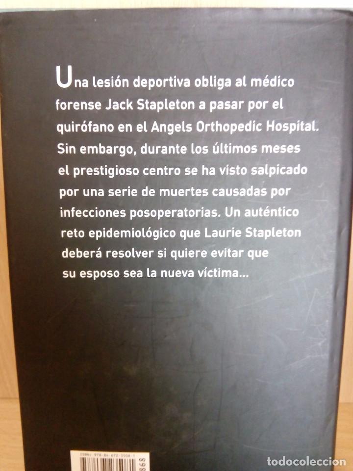 Libros de segunda mano: ESTADO CR&Iacute;TICO, ROBIN COOK - Foto 2