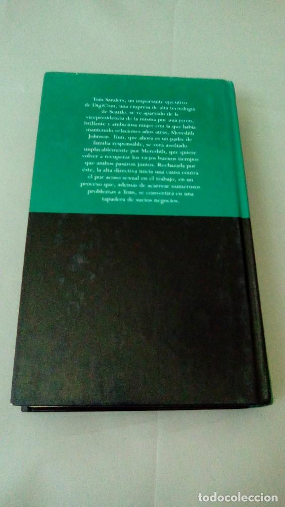 Libros de segunda mano: ACOSO.- MICHAEL CRICHTON - Foto 2