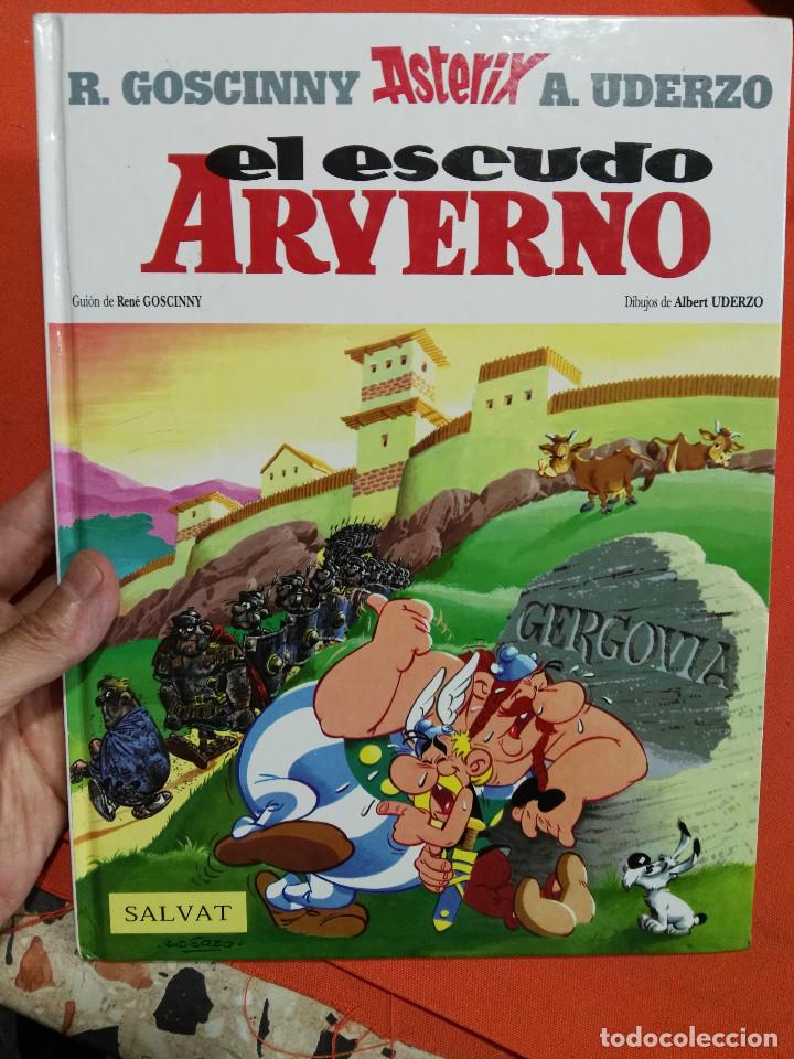 Libros de segunda mano: libro asterix tapa dura  asterix  el escudo arverno - Foto 1