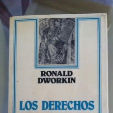 Libros de segunda mano: LOS DERECHOS EN SERIO RONALD DWORKIN. Lote 127683107