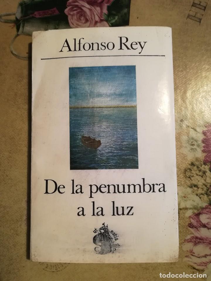 Libros de segunda mano: De la penumbra a la luz - Alfonso Rey - 1976 - Foto 1
