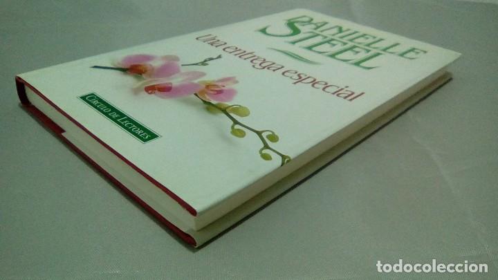Libros de segunda mano: UNA ENTREGA ESPECIAL.- DANIELLE STEEL - Foto 3