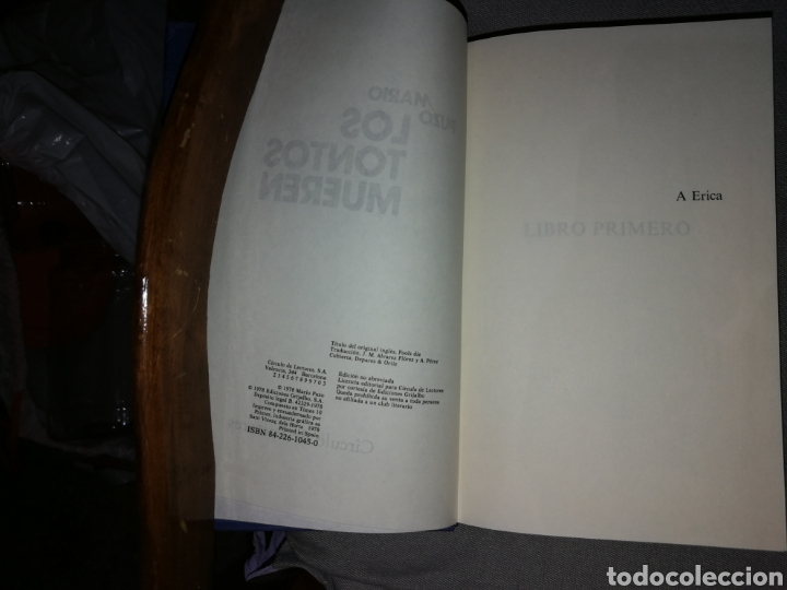 Libros de segunda mano: Los tontos mueren - Foto 2