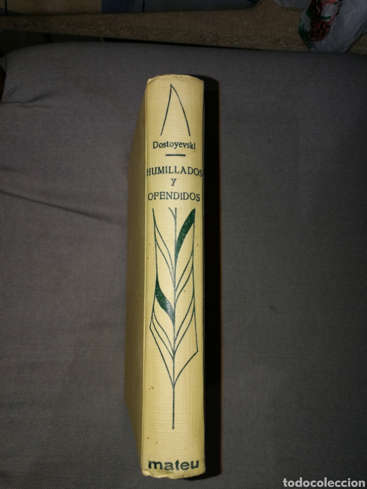 Libros de segunda mano: Humillados y ofendidos - Foto 1