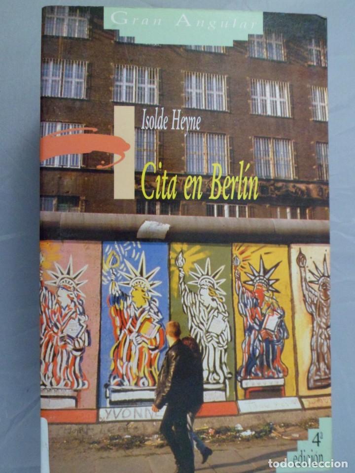 Libros de segunda mano: COLECCI&Oacute;N GRAN ANGULAR N&ordm; 81 CITA EN BERL&Iacute;N. ISOLDE HEYNE - Foto 1