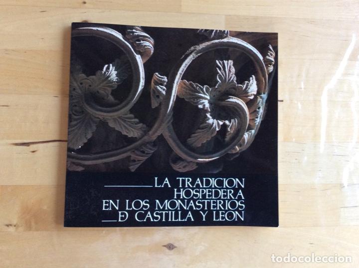 Libros de segunda mano: La tradici&oacute;n hospedera en los monasterios de Castilla y Le&oacute;n - Foto 1