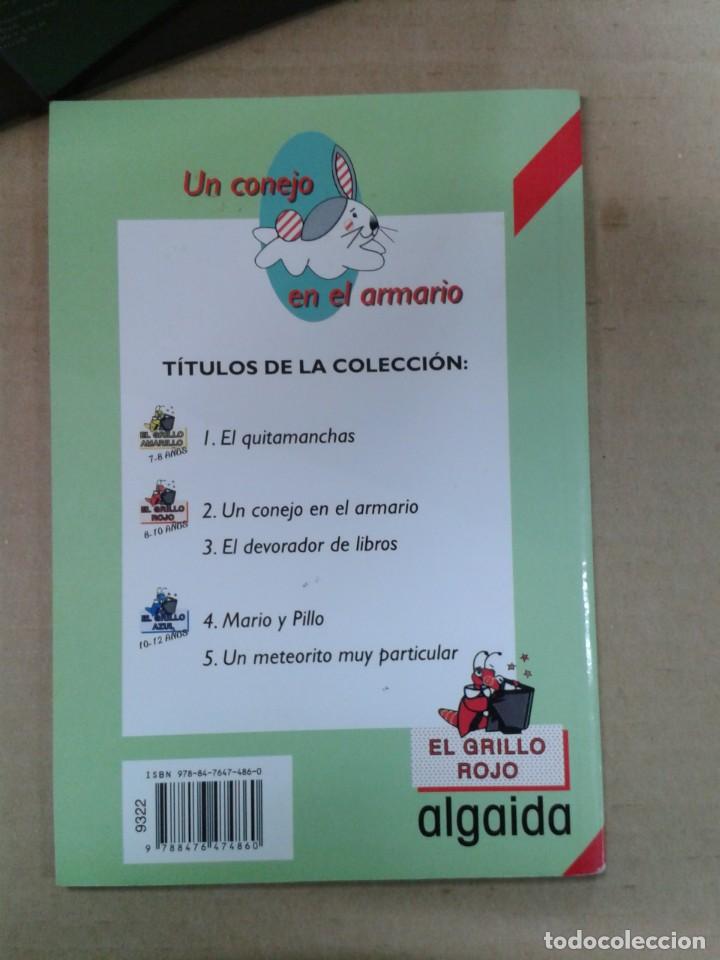 Libros de segunda mano: Un conejo en el armario. - Foto 2